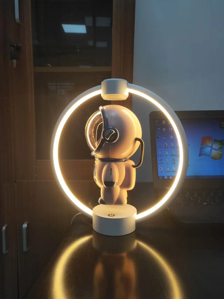 StarMag™ Magnetic Astronaut Hanging Lamp
